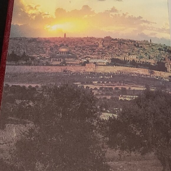 The Living Bible Paraphrased A thought -for-Thought Tyndale Red Leather Bound - Picture 5 of 11